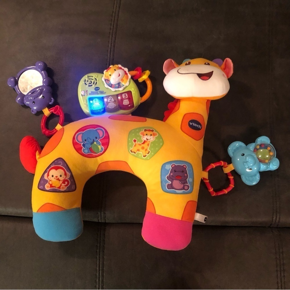 Vtech Tummy Time Discovery Giraffe Pillow